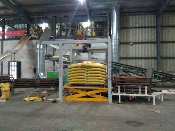 碼垛機(jī),飼料碼垛機(jī)械手,工業(yè)機(jī)器人,全自動(dòng)高位碼垛機(jī)